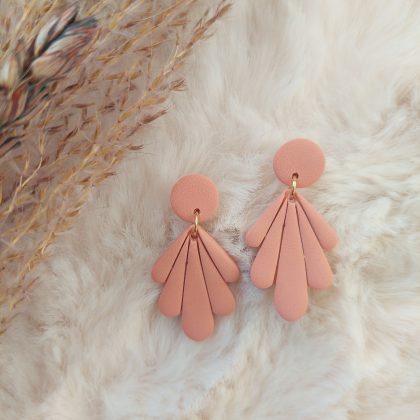 Polymeerklei oorbellen – Hangers met roze blad (klein)