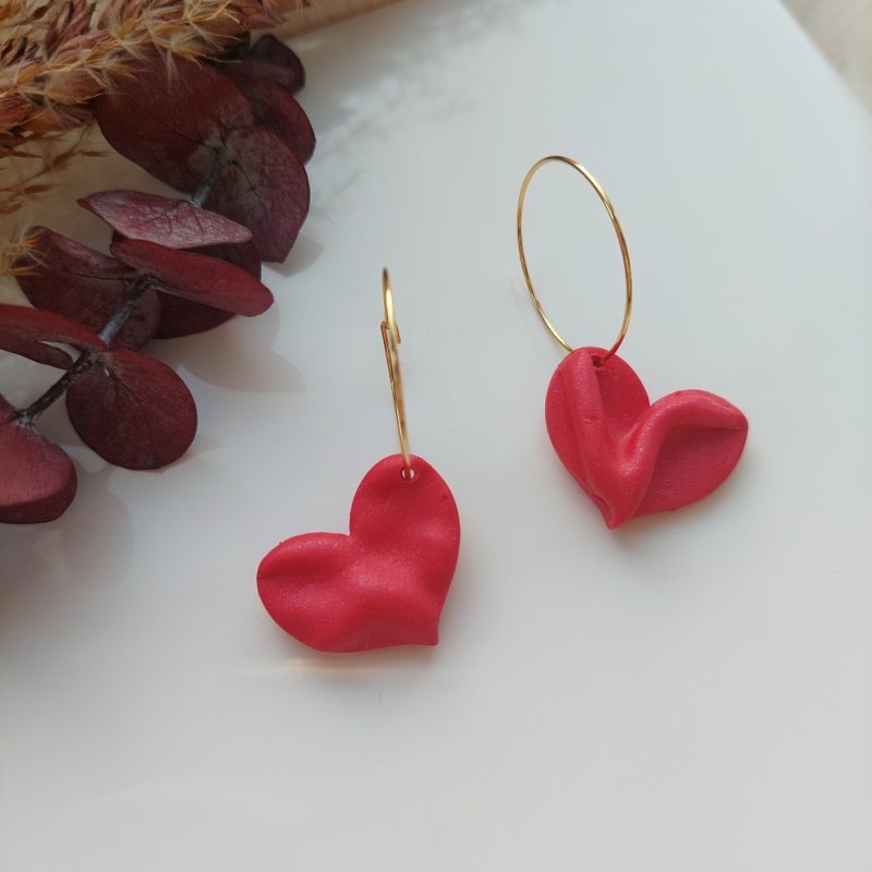 Satin look heart dangle red