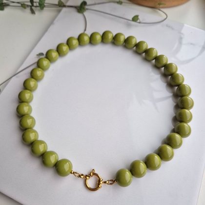 Acryl kralenketting olijfgroen (ook in zilverkleurig rvs)