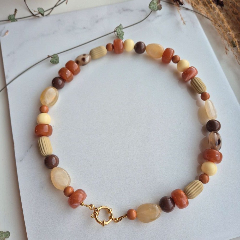Acryl kralenketting mix bruin/caramel (ook in zilverkleurig rvs)